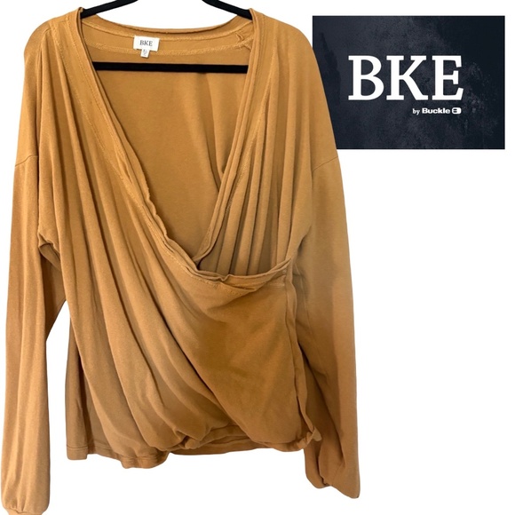 Surplice Raw Edge Top from the BUCKLE -  XL - Picture 3 of 8